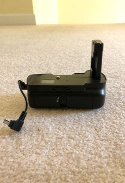 Nikon Multi-Powered Battery Pack