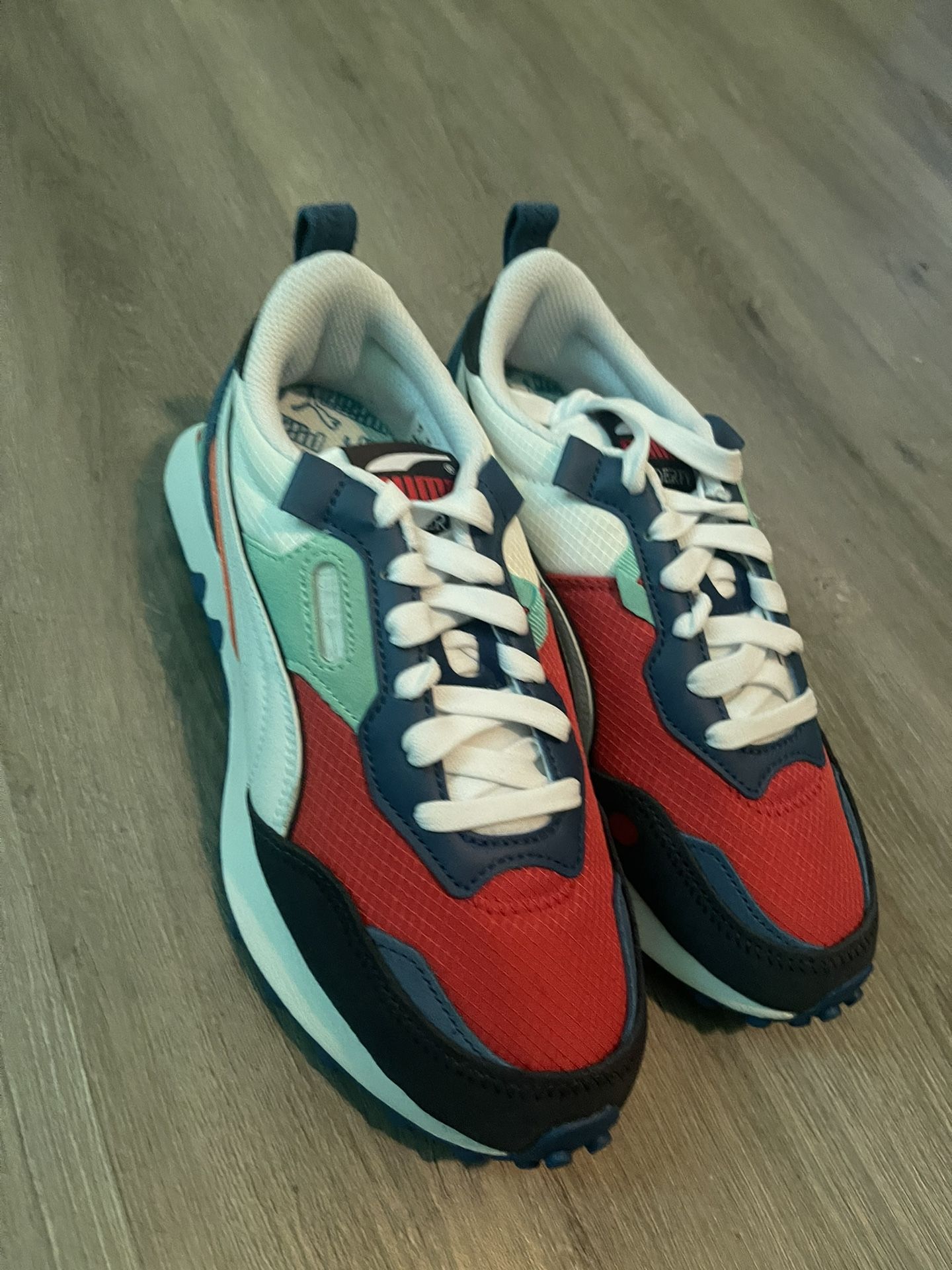 Puma Sneakers