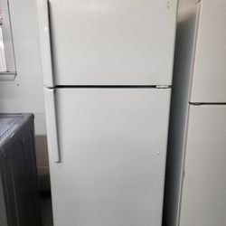 2020 Ge Refrigerator(Delivery Available)