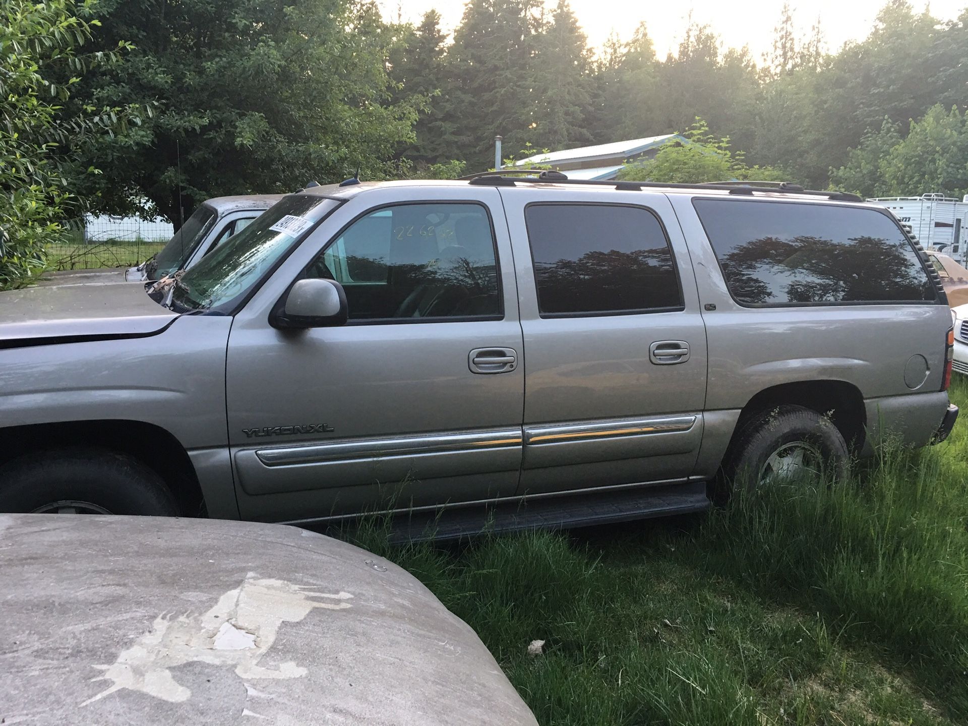 2005 GMC Yukon XL Parts. DONT ASK IF ITS STILL AVAILABLE. I WILL DELETE WHEN GONE!