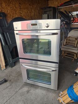 GE Double Capacity Electric Wall Oven