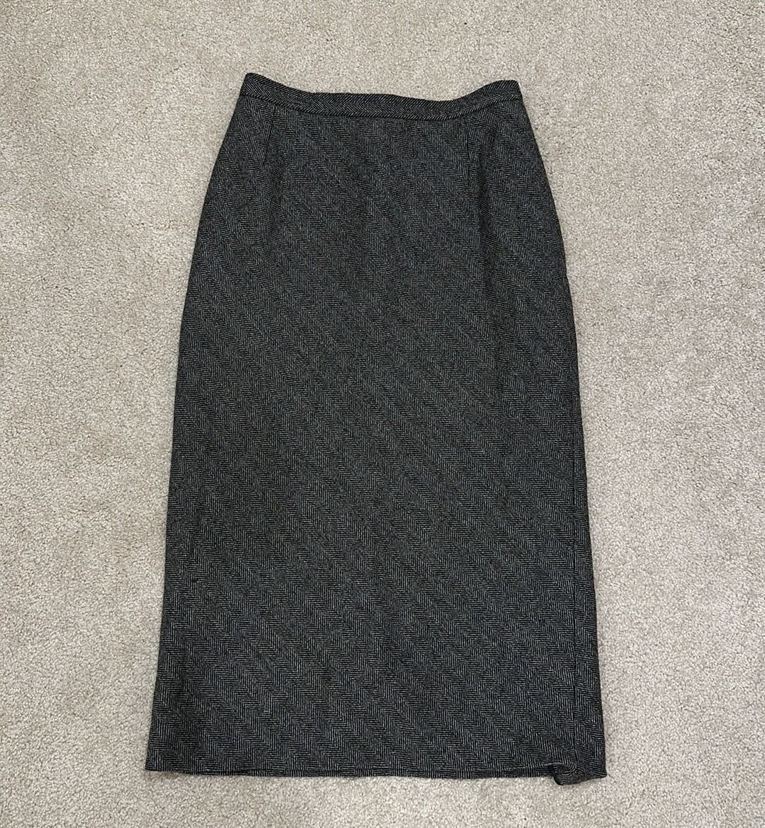 Vintage Dolce & Gabbana black gray wool skirt (sz 42)