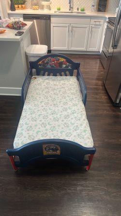 Toddler bed with mattress