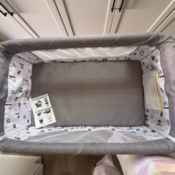 Baby Bassinet (only Used Once- Like New) 