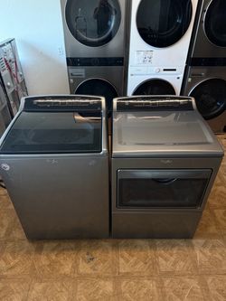 WHIRLPOOL XL CAPACITY WASHER AND DRYER SET.