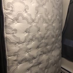 Queen Size Mattress And Box Spring