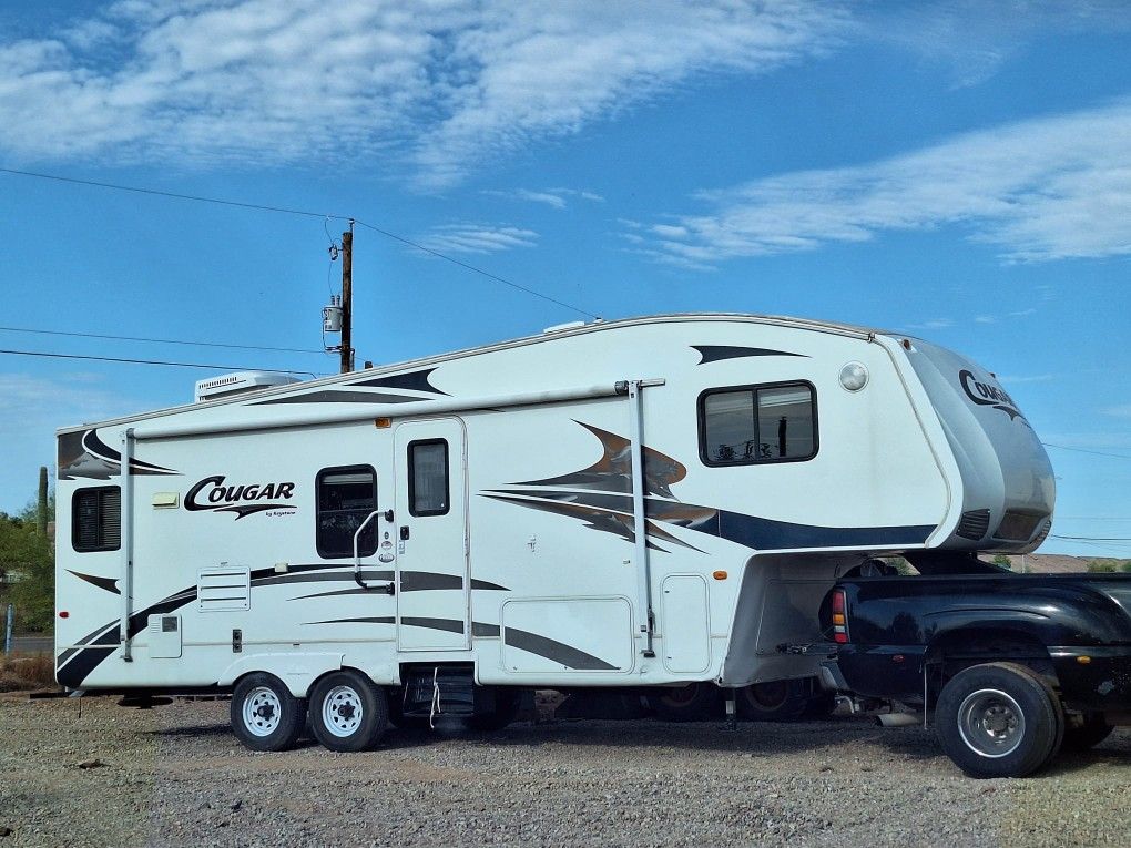 Im Selling My 2008 RV Its A Fift Wheel Perfect And Ready To Camping