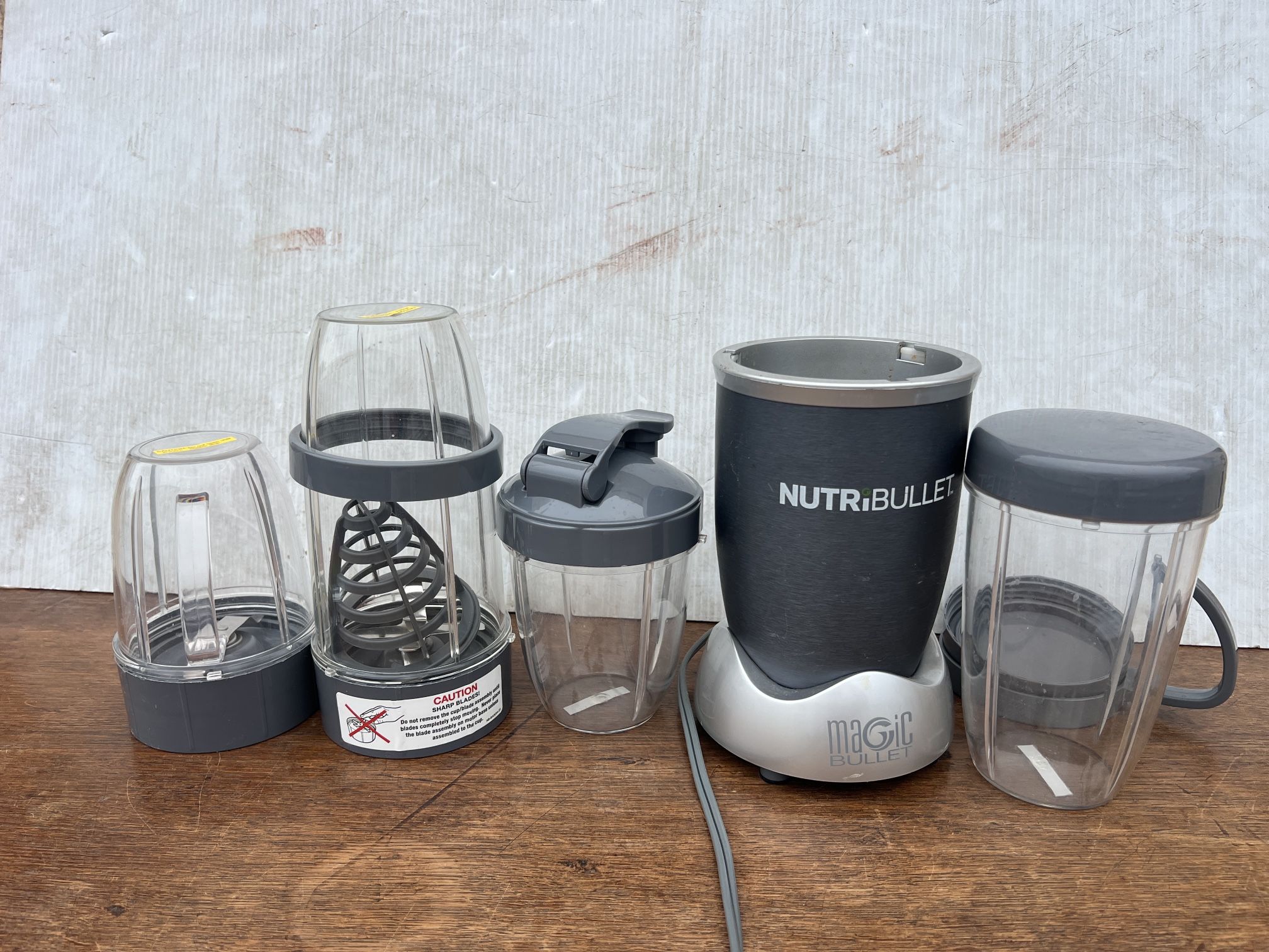 Nutribullet MAGIC BULLET Model NB-101S 600W Black w/ Accessories TESTED WORKING