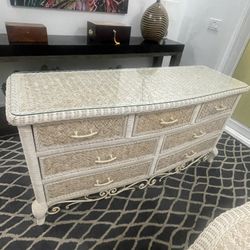 Shabby Chic- Vintage 3 Piece Pristine Bedroom Set