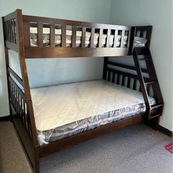 Twin / Full Bunk Bed