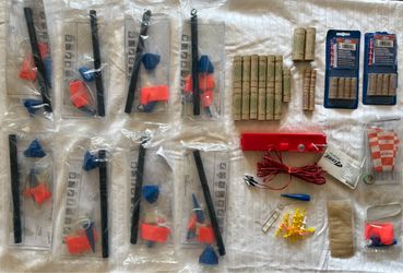 Estes Model Rocket Lot – 7 SpaceLoft Rockets + 28 Motors + Launch Controller