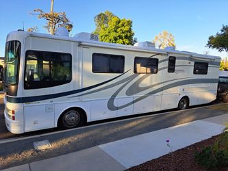 2001 Fleetwood Discovery 37U