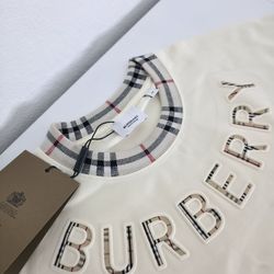 Burberry t shirt