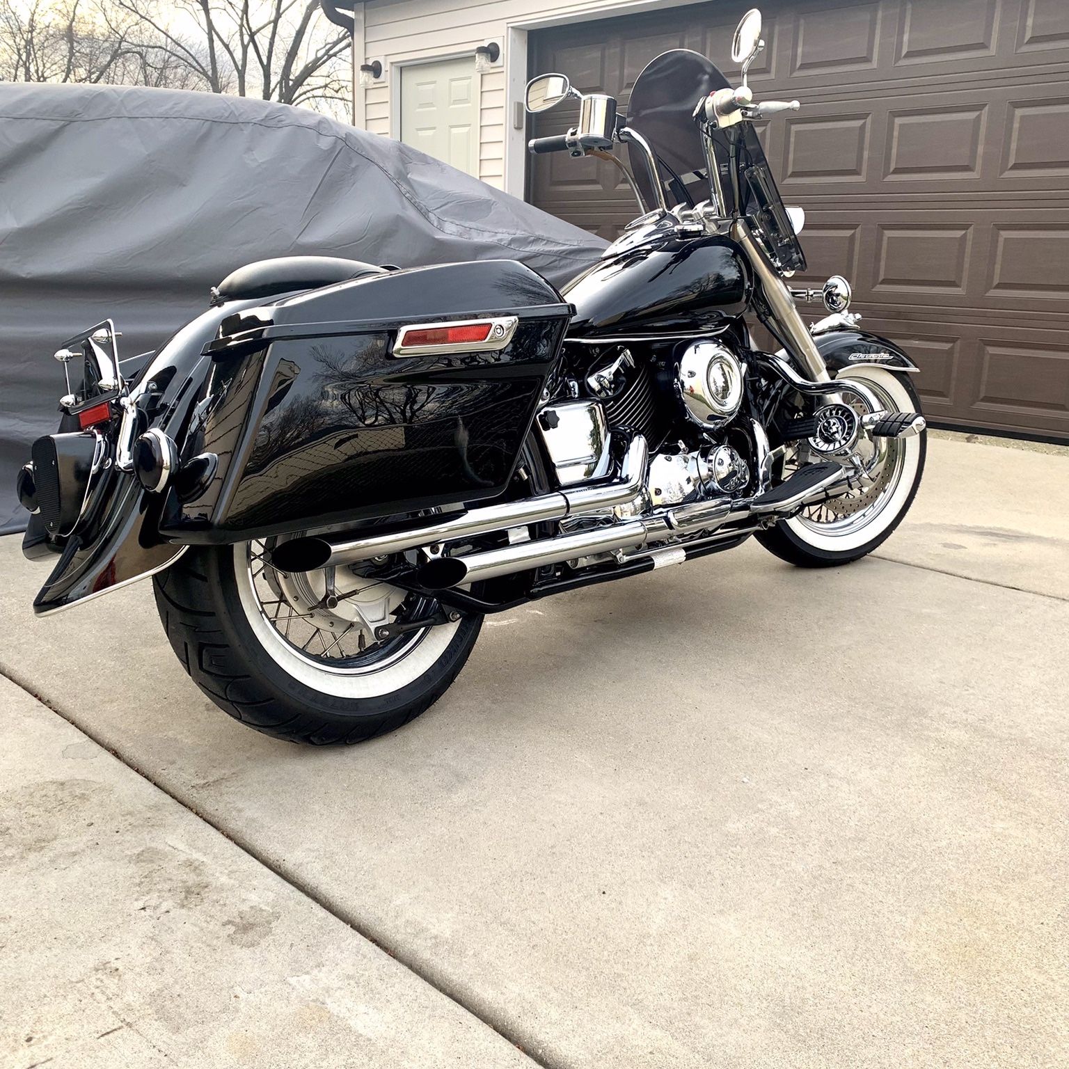 2004 Yamaha V-Star 650 CC. In Excellent Condition. Like New! No Issue, No Scratches. Ready For Season.