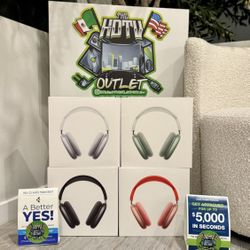 Apple AirPods Max floor model display