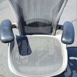 Herman Miller Aeron Office Desk Chairs 