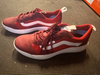 Vans UltraRange Sneakers – Red/White – Lightweight & Comfortable  NEW NEVER WORN