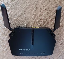 NetGear WiFi Cable Modem Router C6220