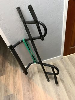 Pull up bar