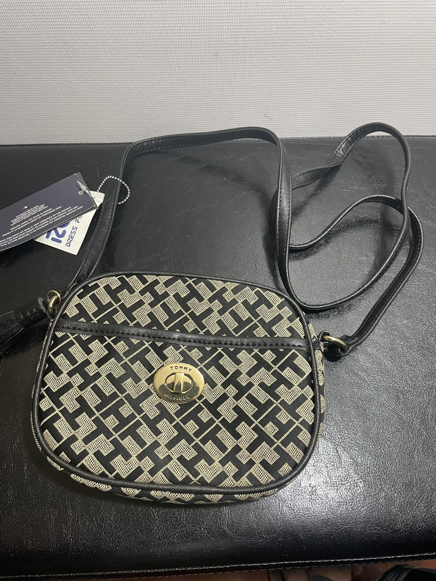 Crossbody Bag - Tommy Hilfiger