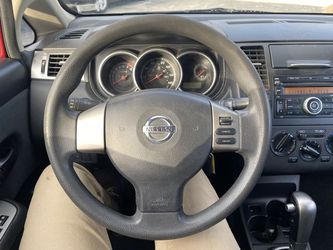 2011 Nissan Versa Thumbnail