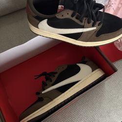Travis shoes