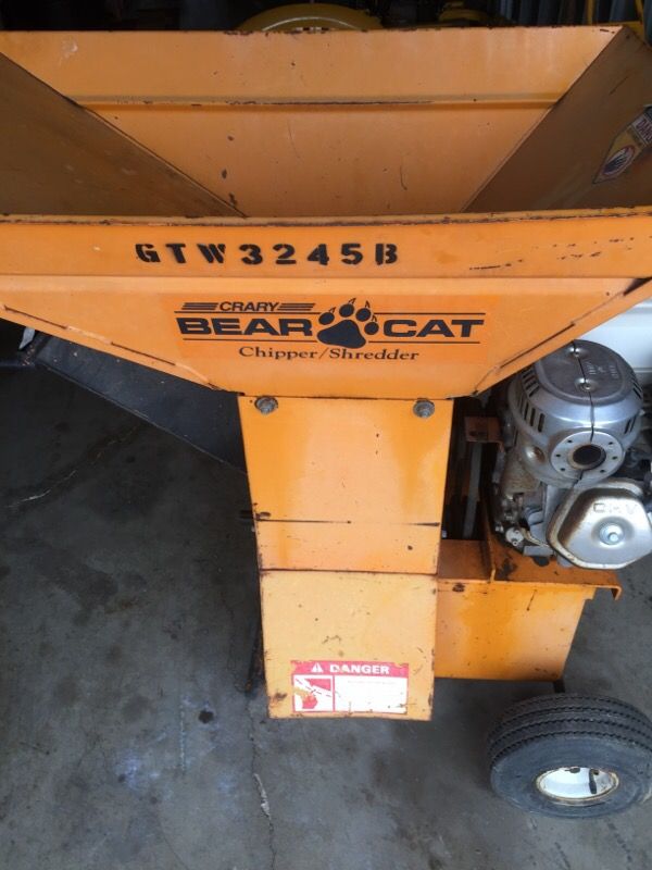 Bear Cat Chipper Shredder 8 HP Honda Engine