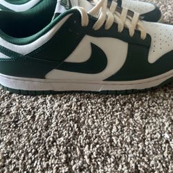Nike Dunks 