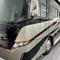 2018 Tiffin Motorhome RV Alegro Red