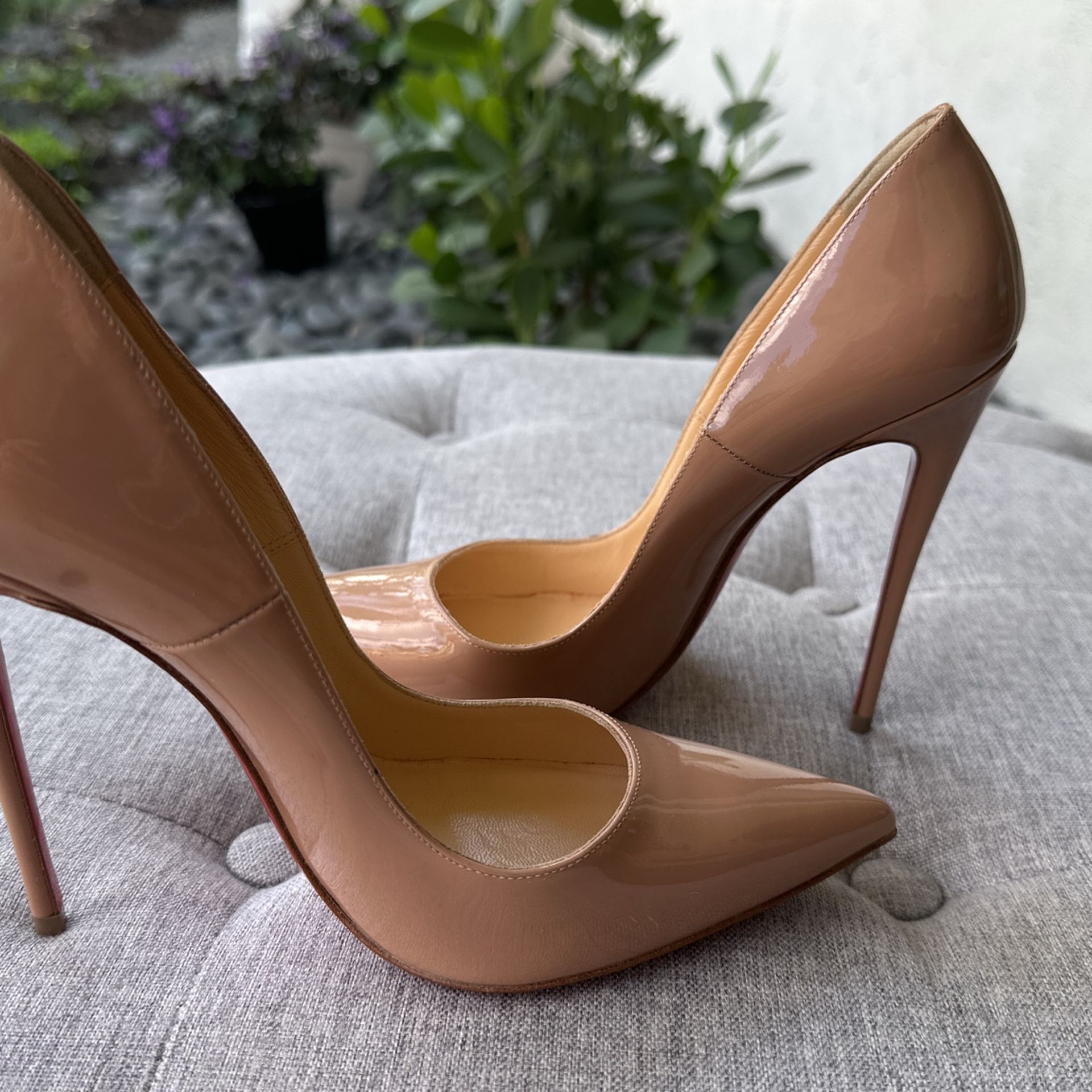 Beige 37.5 Christian Louboutin Patent Pump Heels