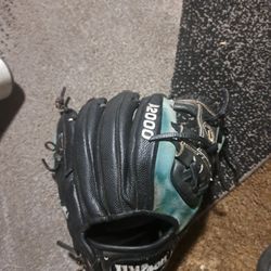 A2000 Baseball Glove 