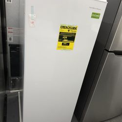 Hamilton Beach, 10.1 cu. Ft. Upright Freezer