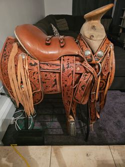 Saddle With Stand