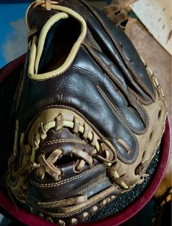 Louisville Slugger Omaha catcher glove