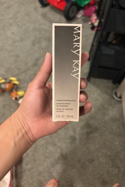 Mary Kay Makeup Finishing Spray
