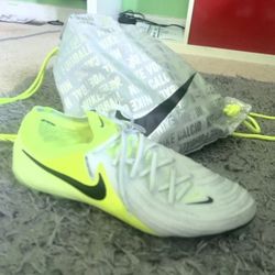 NIKE Phantom GX 2 Elite FG || Metallic Silver/Volt Black Cleats || SIZE 9.5 ||