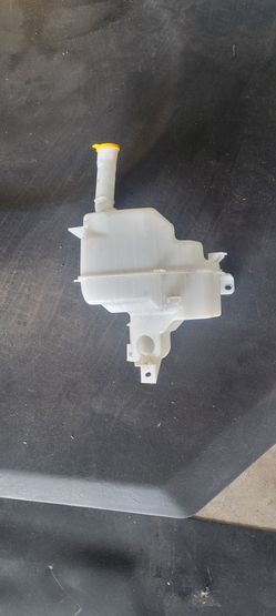 2010-2013 Mazda 3 Washer Reservoir 2012 2011 Windshield Washer Tank