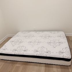 Ashley Queen-size hybrid mattress condition