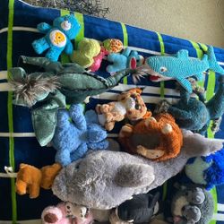 Lots of Barely Used stuffies!!