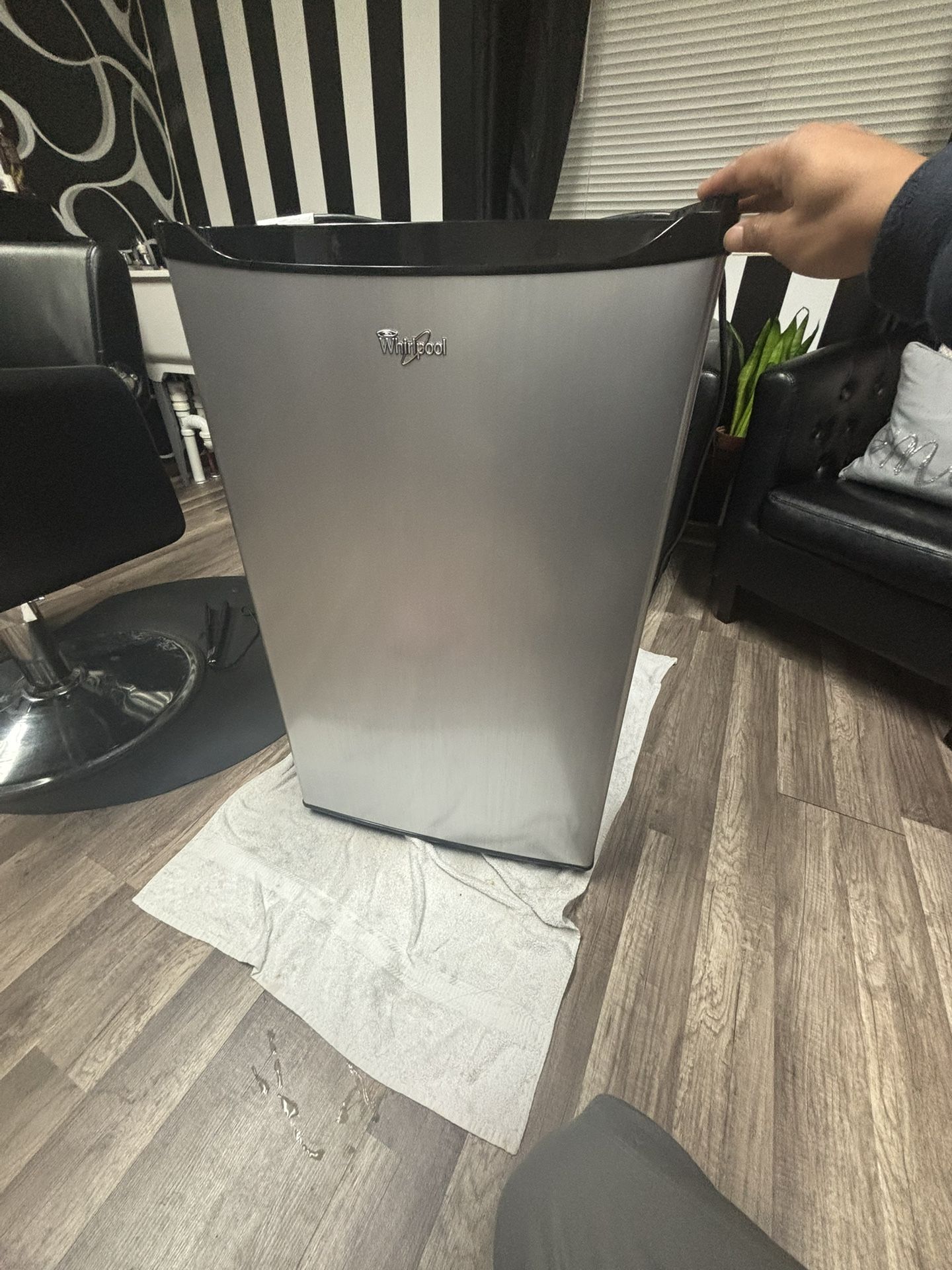 Mini fridge