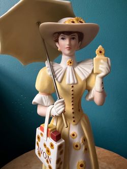 2012 Ms Albee Presidents Club Porcelain Figurine