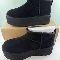 Used UGG Women's Classic Ultra Mini Platform Boot Authentic 1135092 - size 9
