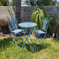 Bistro Set.        Bar  High  Chairs And Table 