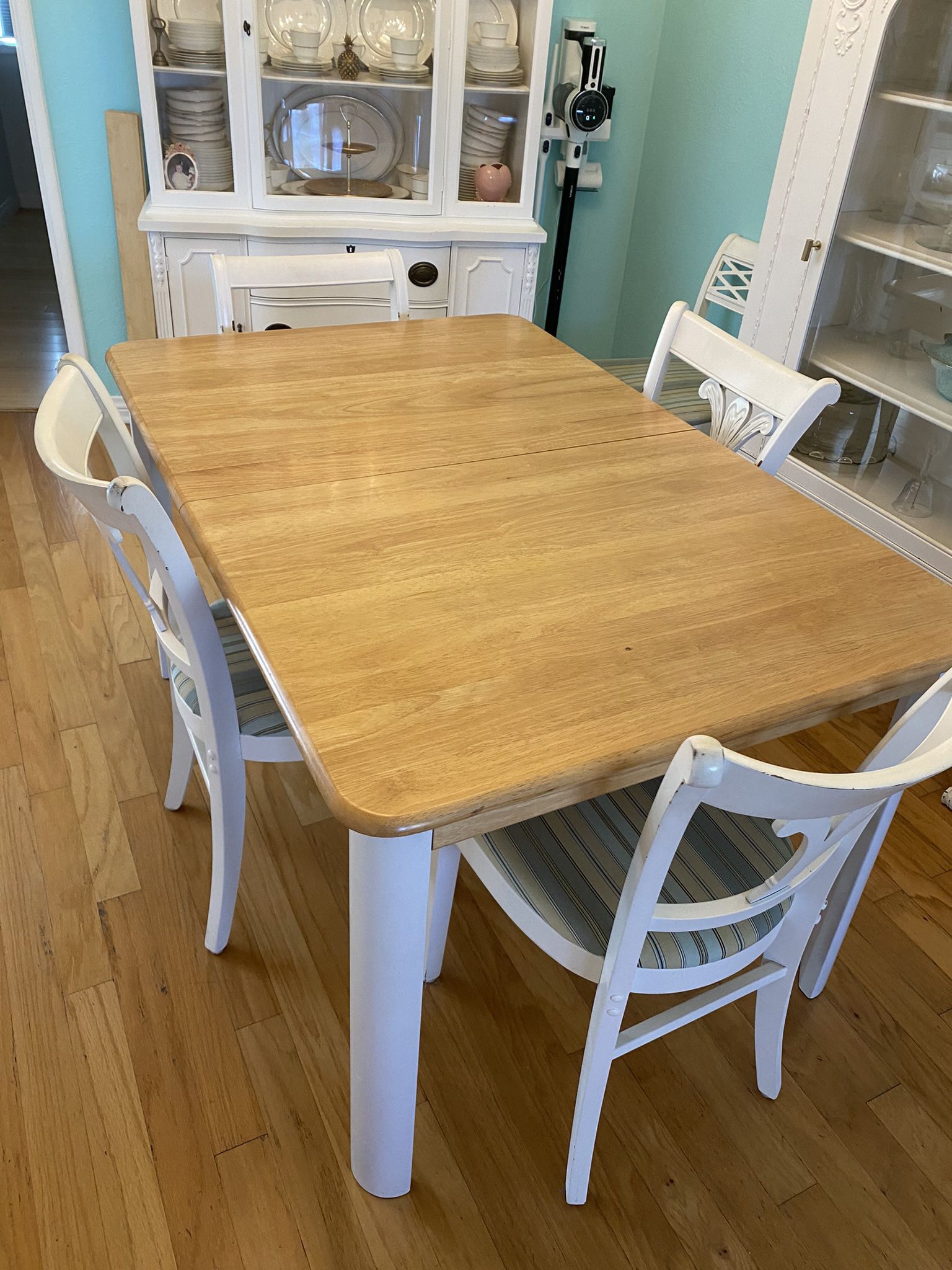 Kitchen Table With Vintage Chairs