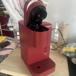 Keurig Coffee Machine And bonus Capsule