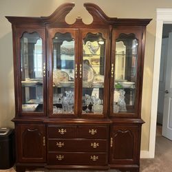 Thomasville China Cabinet 