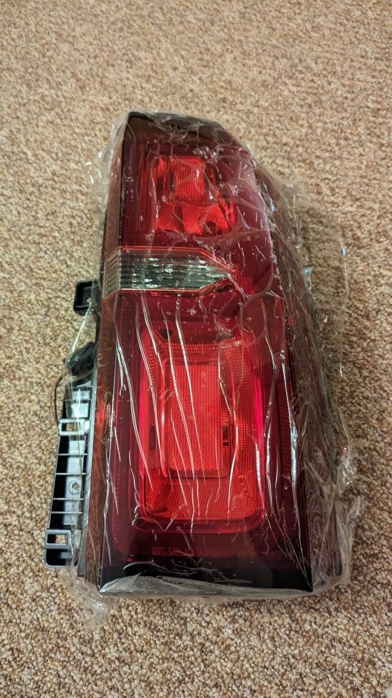 Right Passenger LED Tail Light For 2015-2020 Chevy Tahoe Suburban Rear Taillamps