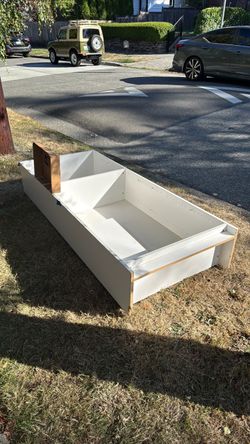 Free Bookshelf