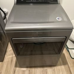 Whirlpool WGD7500GC 7.4 Cu. Ft. Gas Dryer — Excellent Condition