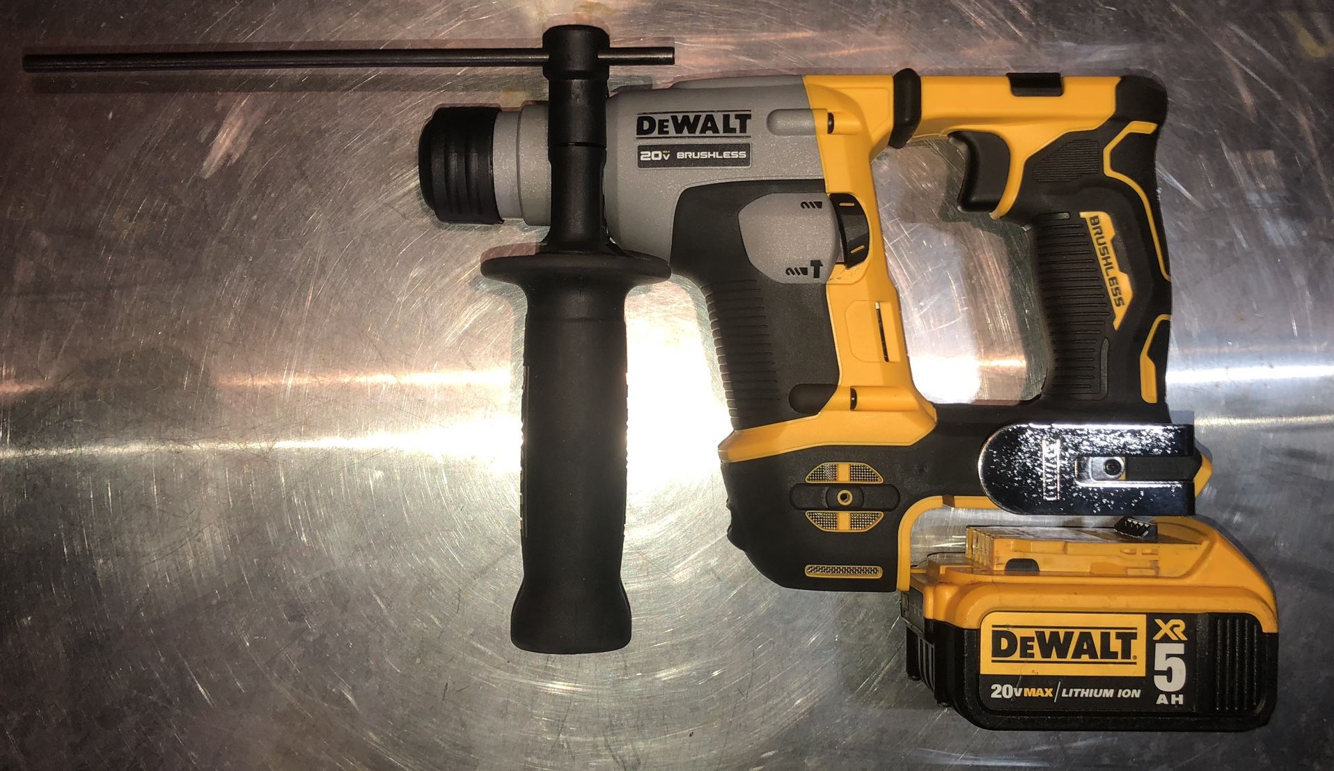 DeWalt 20V Hammer Drill & 5.0Ah Battery 